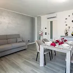 Laura's Little Diamond - Bel Post Domaso